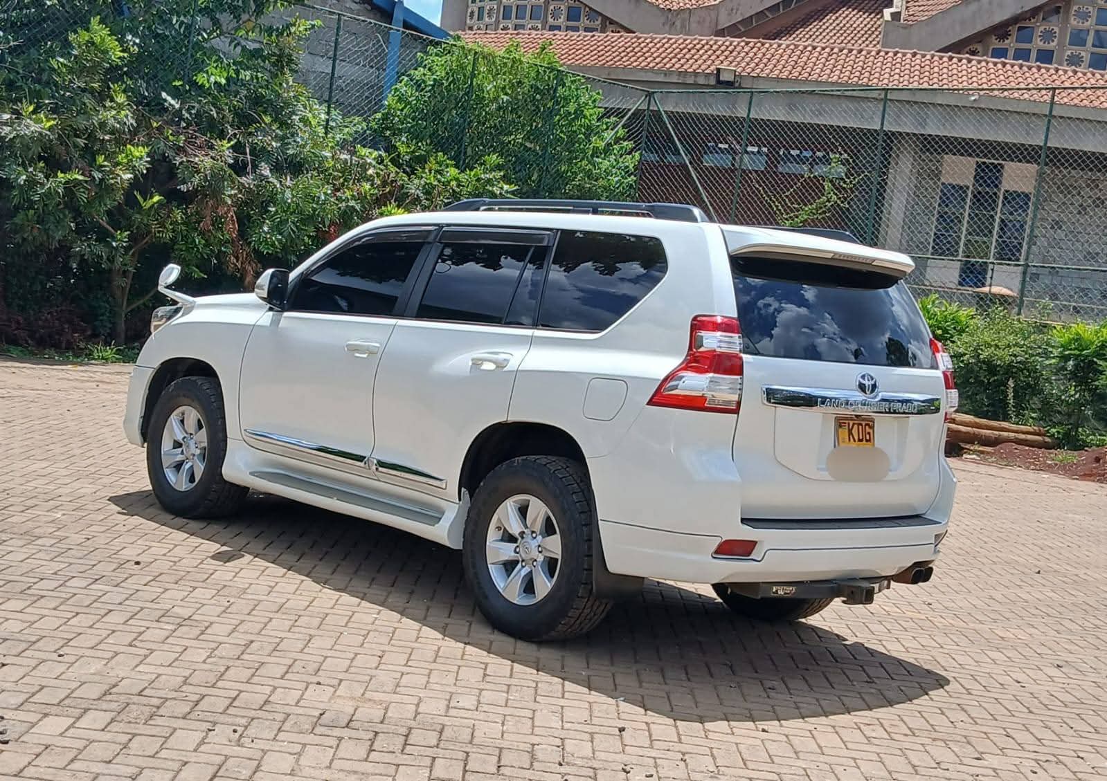 TOYOTA LANDCRUISER PRADO 2016